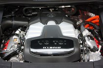 フォルクスワーゲン　新型　トゥアレグ　ハイブリッド　V6　3.0リッター　スーパーチャージャーエンジン　画像