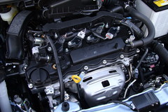 トヨタ 新型 ヴィッツ 1.3リッター エンジン 画像