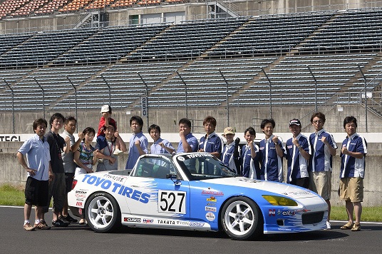 決勝スタートグリッドのS2000とスタッフ ｢2011年もてぎEnjoy耐久レース出場｣ TOYO ...