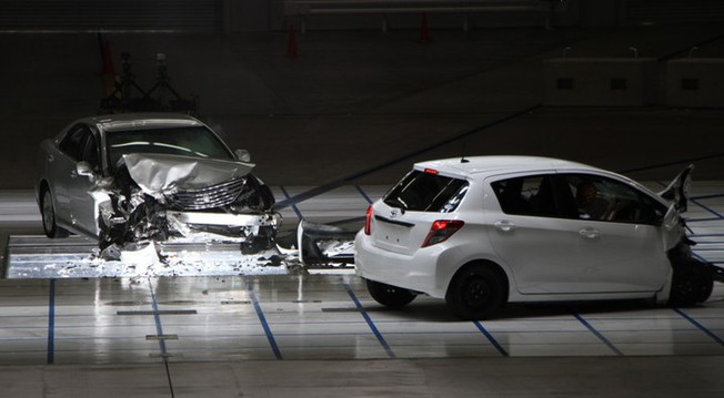 電池メーカーは簡単に自動車メーカーにはなれない トヨタの東富士研究所で開催された安全技術の取材会に参...