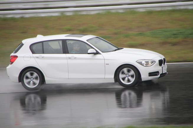 Frの走りにこだわる新時代のエコbmwの第一弾 Bmw 1シリーズ試乗評価 レビュー Corism