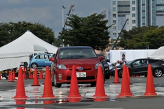 教習所では教えてくれない安全運転テクニックを無料で体感！「母...