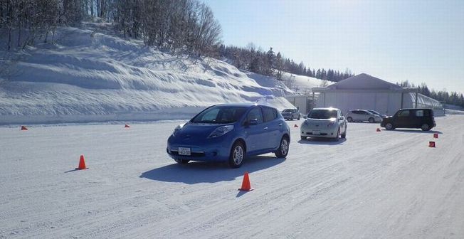 雪に弱い電気自動車 その噂は本当か 極寒の地でチェックする 日産リーフ試乗評価 Corism レビュー Corism