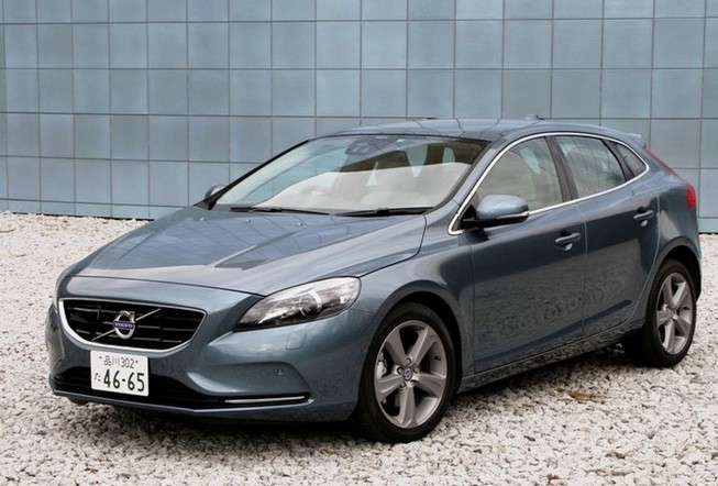   新型ボルボ V40試乗記・評価の目次   ワイド＆ローを強調したスタイリッシ...