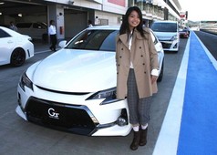 トヨタ マークx G S新車試乗評価 女子高生的には オヤジのセダンがスポーティに大変身 ただし ダンディなオジサン専用 レビュー Corism