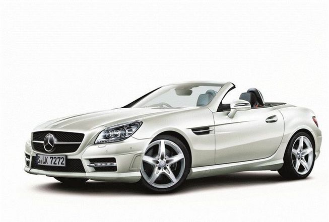 SLK200、AMGスポーツパッケージを標準装備しながらも、価格アップはプラス10万円！ 　メルセデ...