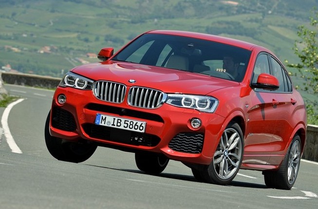 世界的に人気のロールーフ型SUV。エレガント＆タフネスさを見事に融合したBMW X4 　BMW は、...