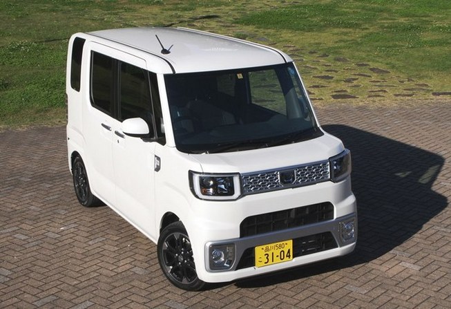   ワイド＆ローとは、まったく逆の軽自動車規格が生み出したナロー＆ハイボディ ダイハツ ウ...