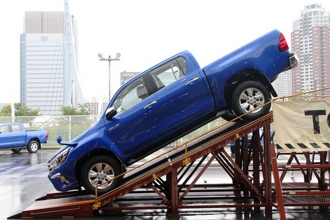   トヨタ ハイラックス新車情報の目次   少ないなりに根強い人気があるピックア...