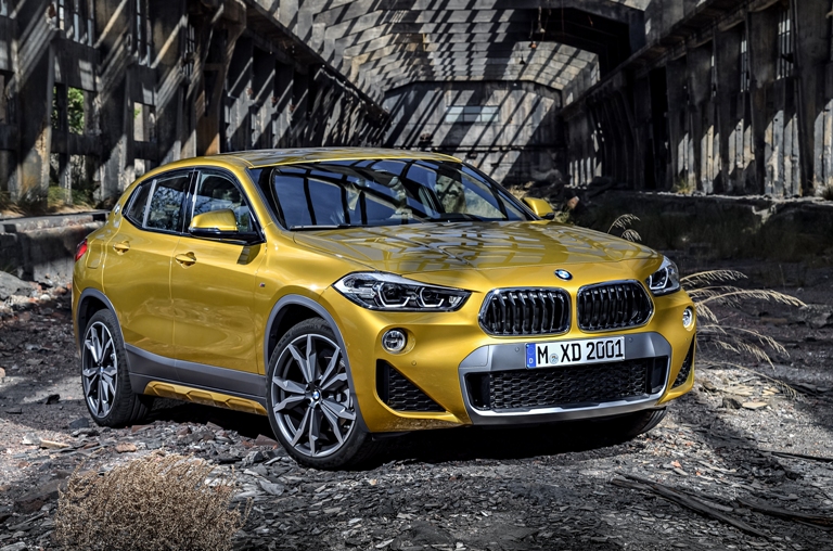 クーペルックのSUVが新型X2！ BMWは、コンパクトSUVである新型BMW X2の発売を開始した。...