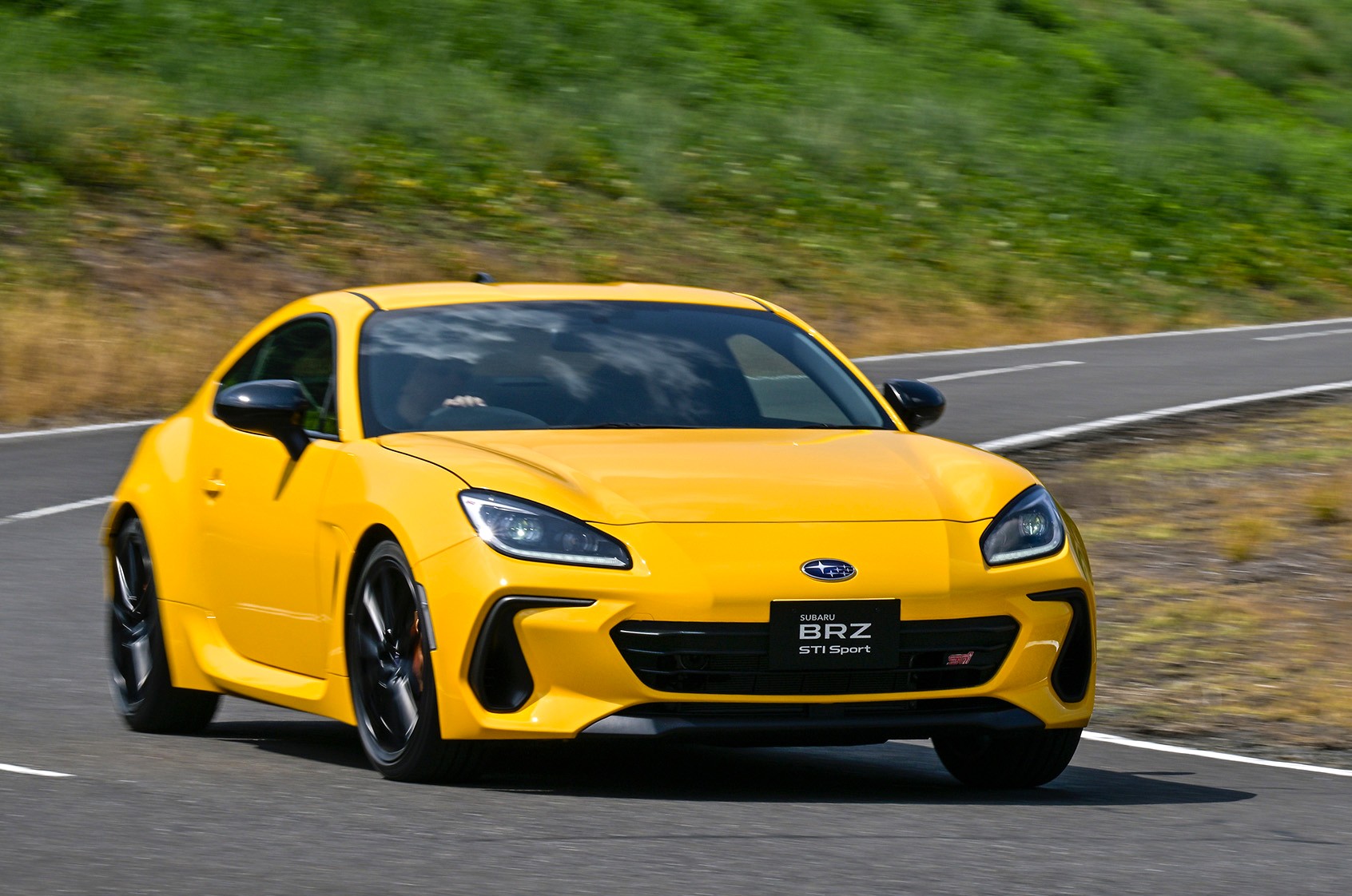 スバル BRZ新車情報・購入ガイド　イエローにこだわった30...
