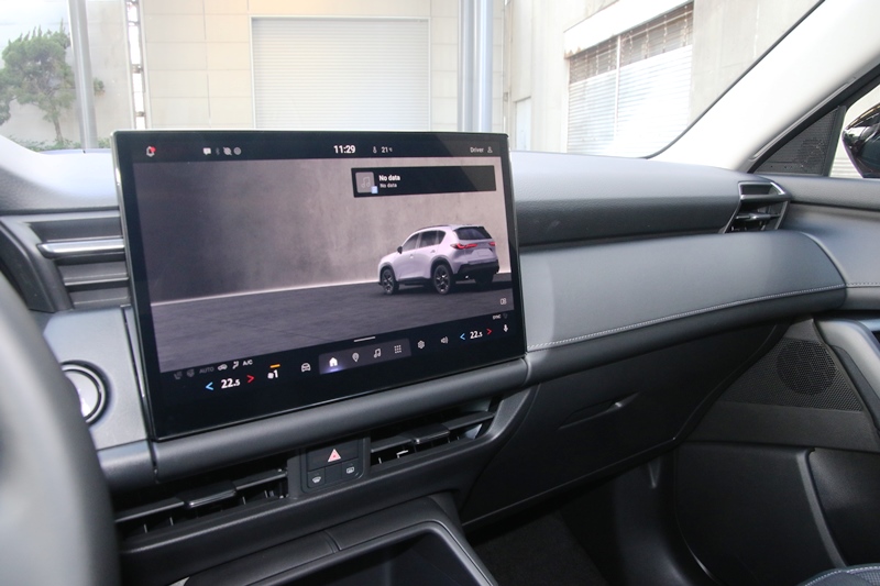 3代目新型マツダCX-5 インパネ