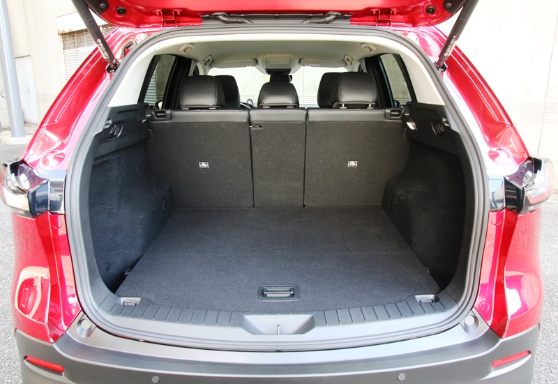 3代目新型マツダCX-5 荷室