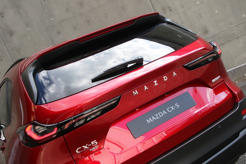 3代目新型マツダCX-5 リヤアップ