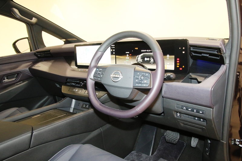 新型日産エルグランド E53型 インパネ