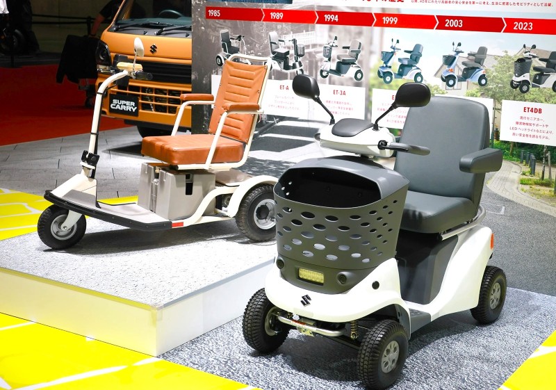 スズキ セニアカー　祝40周年！ 高齢者の足となり続けた歴史...