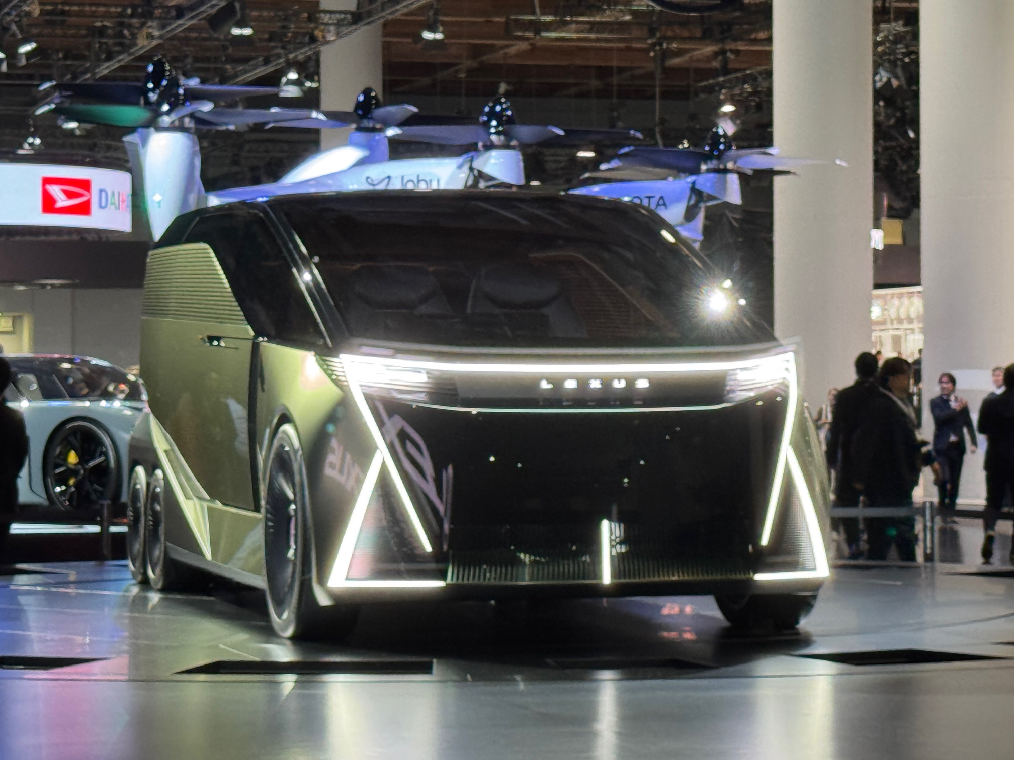 レクサスLSコンセプト フロントスタイル