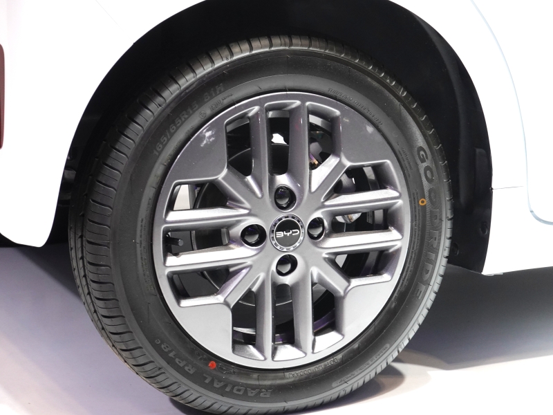 BYD RACCO(ラッコ) タイヤ ホイール