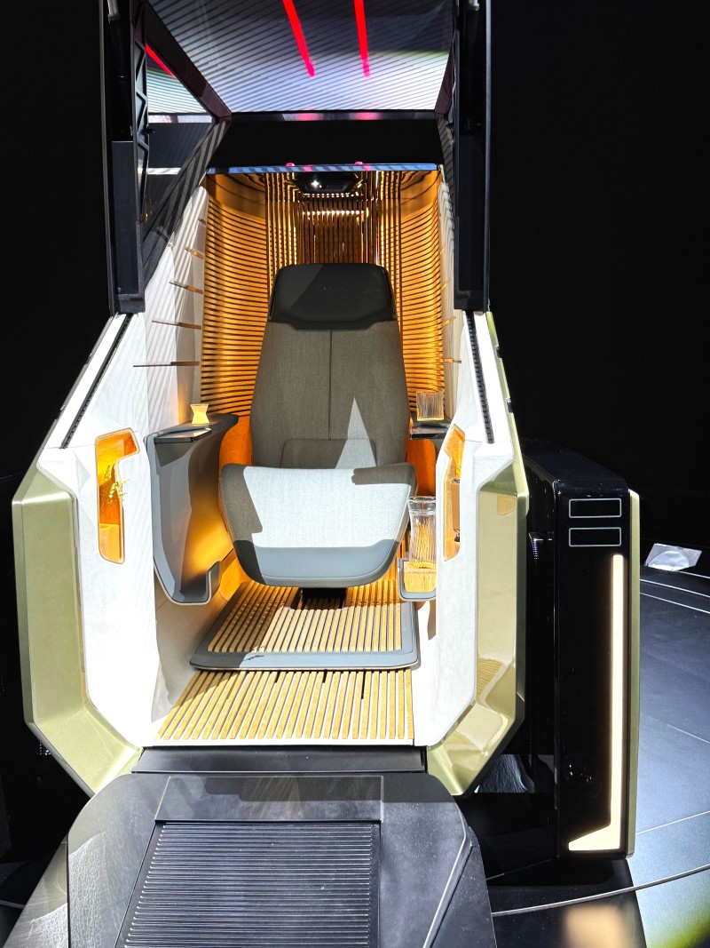 レクサスLSコンセプト シート