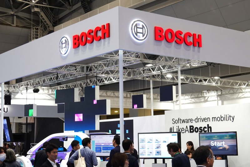 BOSCH クルマをまるはだかに「ボッシュ車両健康証明書(B...