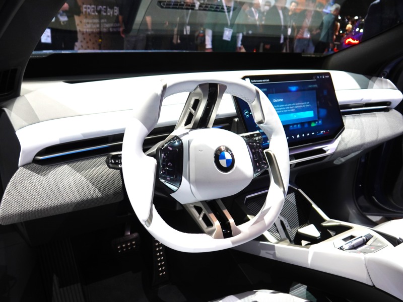 BMW iX3 インパネ