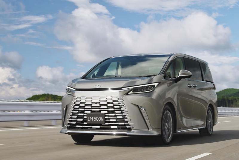 レクサスLM（10系）新車情報・購入ガイド　日本車らしい、細...