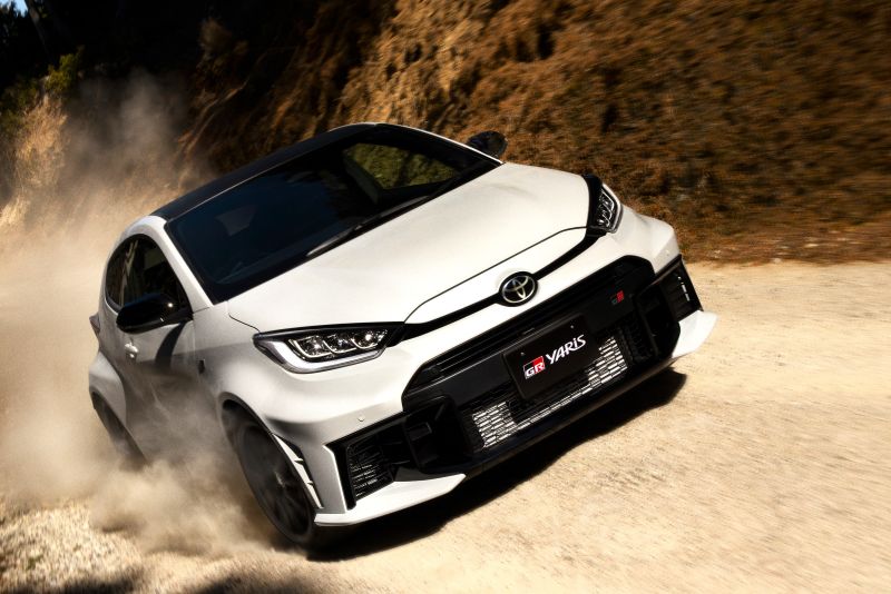 トヨタ GRヤリス(10系)新車情報・購入ガイド さらなる熟...