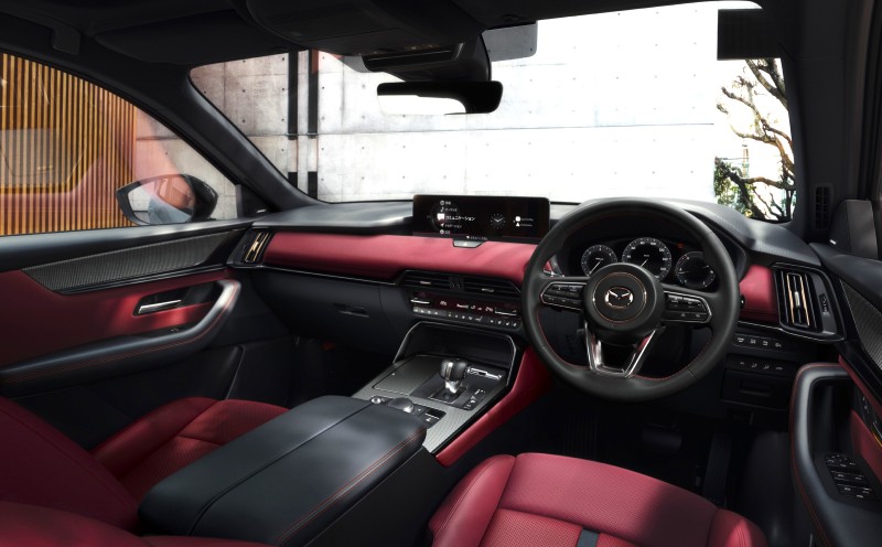 マツダCX-60 Burgundy Leather Packageインパネ