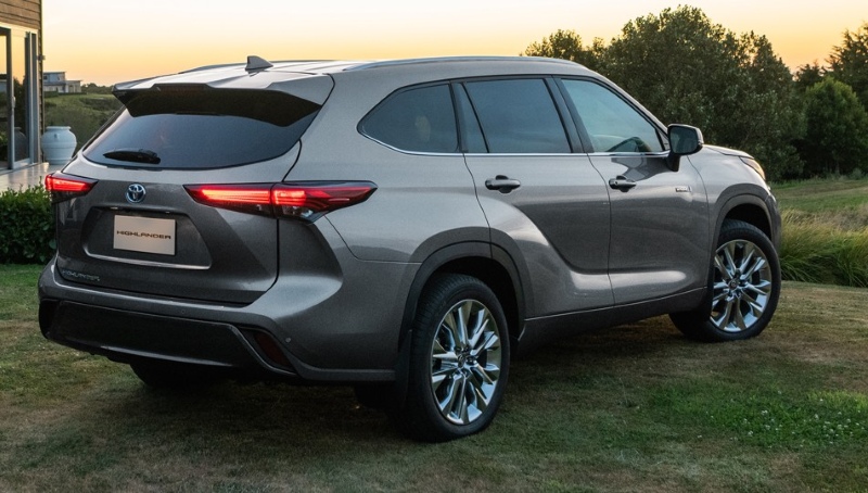 トヨタ ハイランダー リヤスタイル