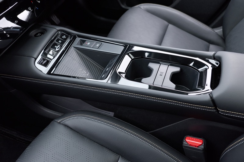 日産キックス(P16型) センターコンソール