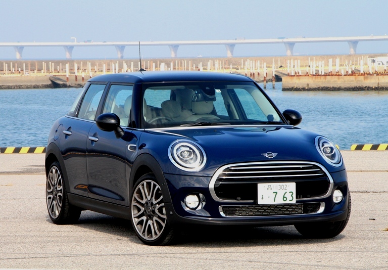 走りの質はそのままに 経済 実用性が大幅に向上 Mini Cooper D試乗記 評価 レビュー Corism