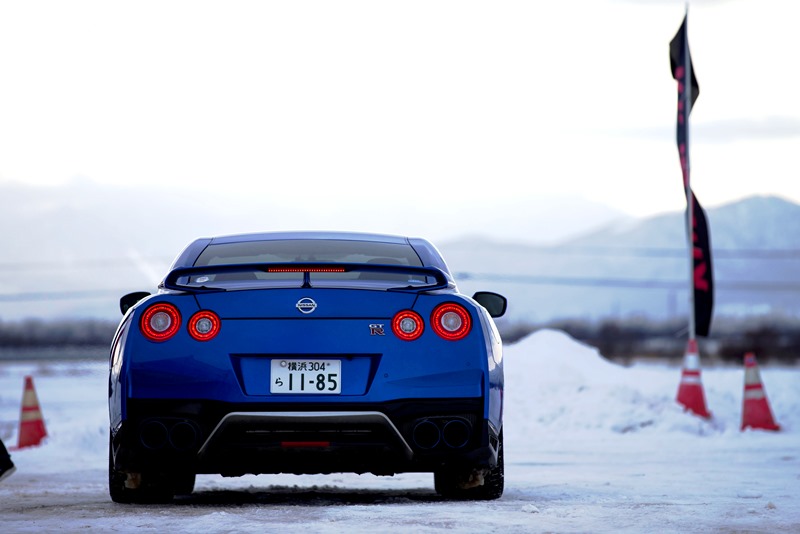 日産GT-R雪上