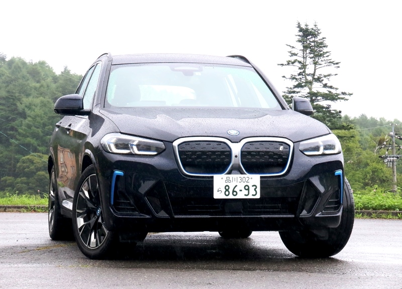   X3をベースとしてBEV化したiX3   BMWのBEVとして初めてのクロス...