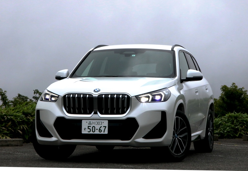 BMW iX1試乗記・評価　高速道路での電費に優れるユニーク...