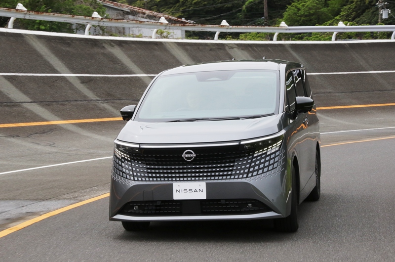 日産エルグランド（E53系）試乗記・評価　こだわり抜いた乗り...