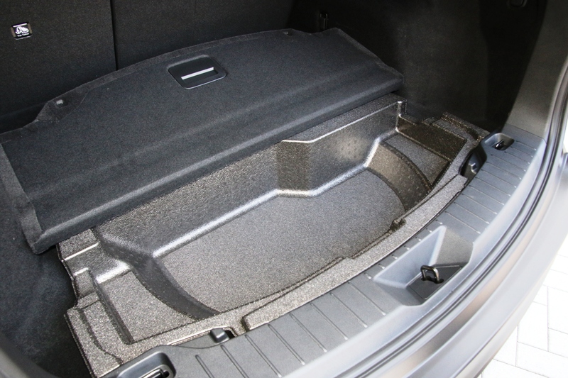マツダCX-5(KM系) 荷室
