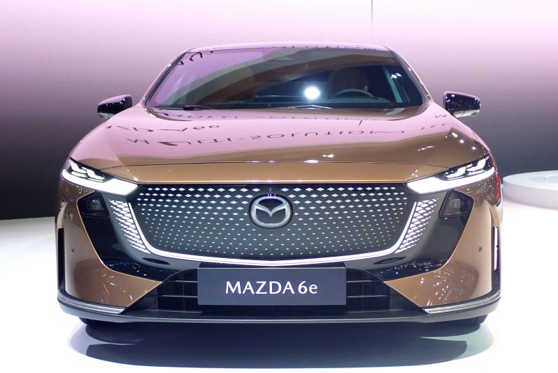 注目を浴びたコンセプトカー「MAZDA ICONIC SP」 マツダは、...