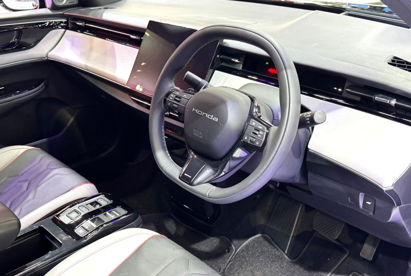 ホンダ e:N2 インパネ